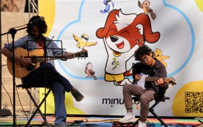 Por trás de uma aula de música encantadora existe uma escola que acompanha de perto