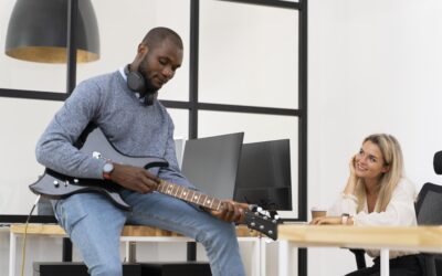 Entre um projeto e outro, uma música